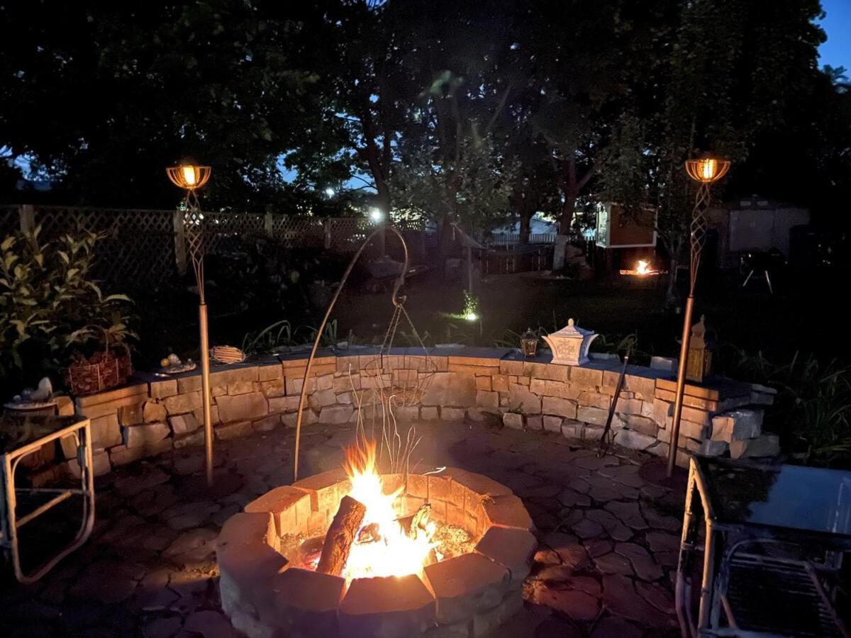 Schaumburg Paradise Oasis With A Secret Garden And Private Pool 외부 사진