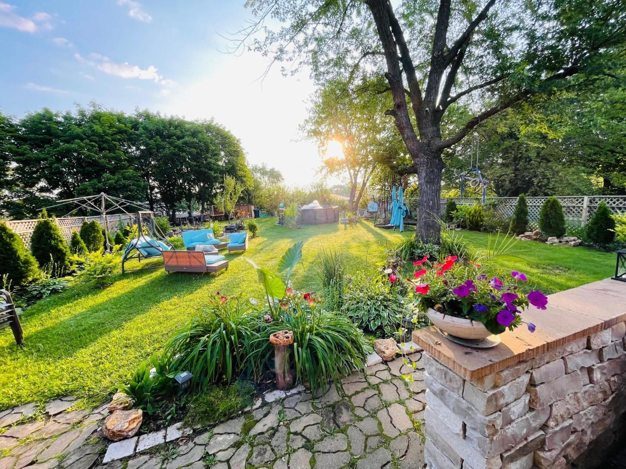 Schaumburg Paradise Oasis With A Secret Garden And Private Pool 외부 사진